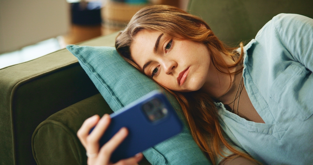 Twój mózg nie odpoczywa – jak social media nas przebodźcowują?